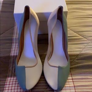 Women’s Two Tone Heels